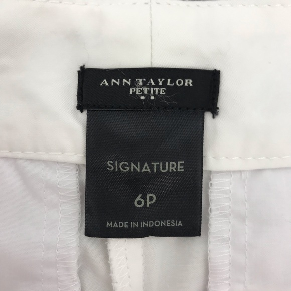 Ann Taylor white signature shorts petite 6P - Picture 7 of 8